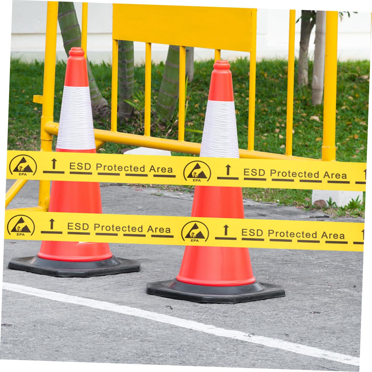 Amosfun 4 Rollen Antistatisches Warnband PVC Sicherheitsklebeband für Esd Bereiche Selbstklebend Wetterfest Hohe Sichtbarkeit Warnmarkierung für Innen und Außenbereiche