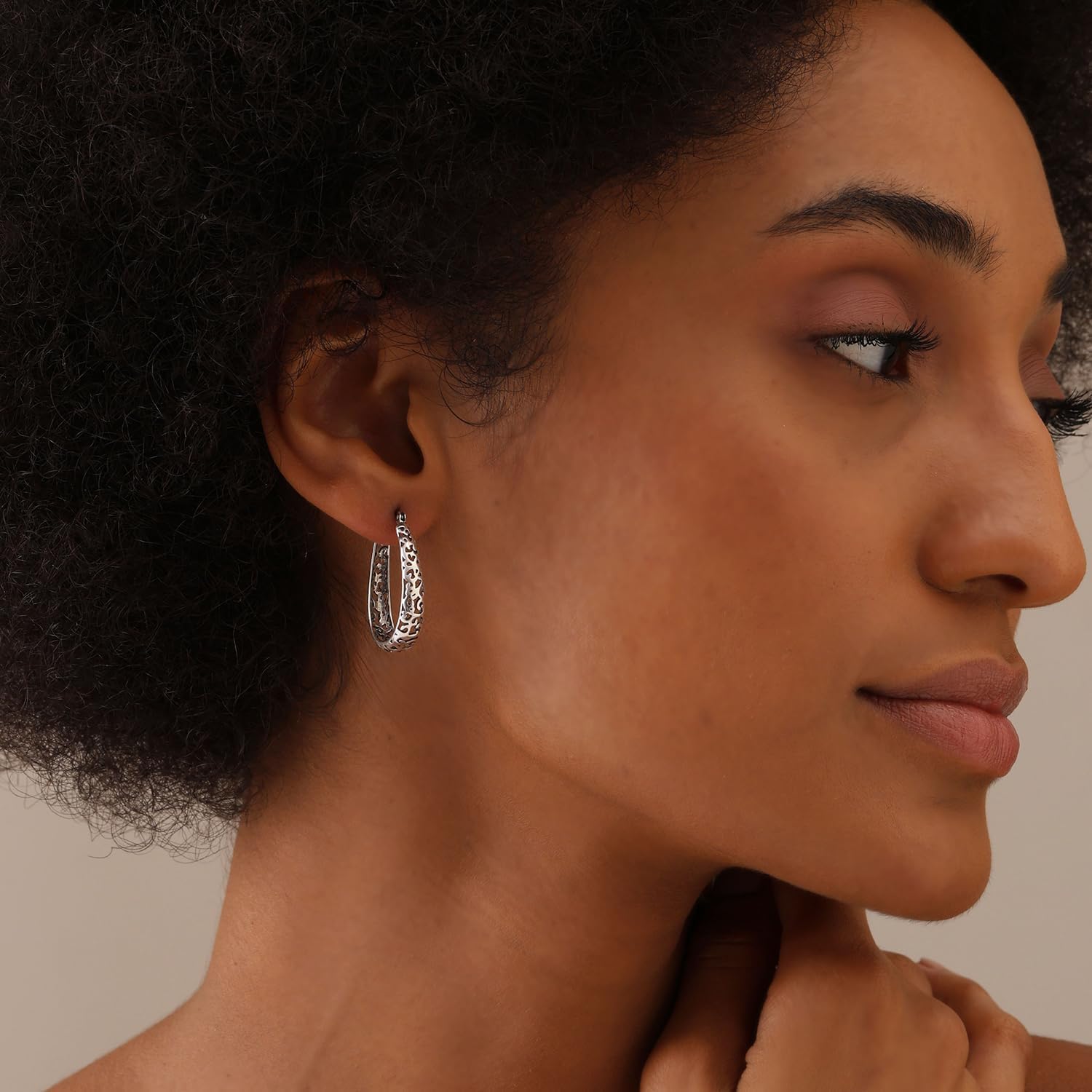 LeCalla 925 Sterling Silver Hoop Earrings for Women | Women's Filigree Hoop Earrings | Antique Oxidized Openwork Mesh Filigree Cut Earring Chunky Hoops | Hypoallergenic Vintage Filigree Oval Hoop Earrings for Women