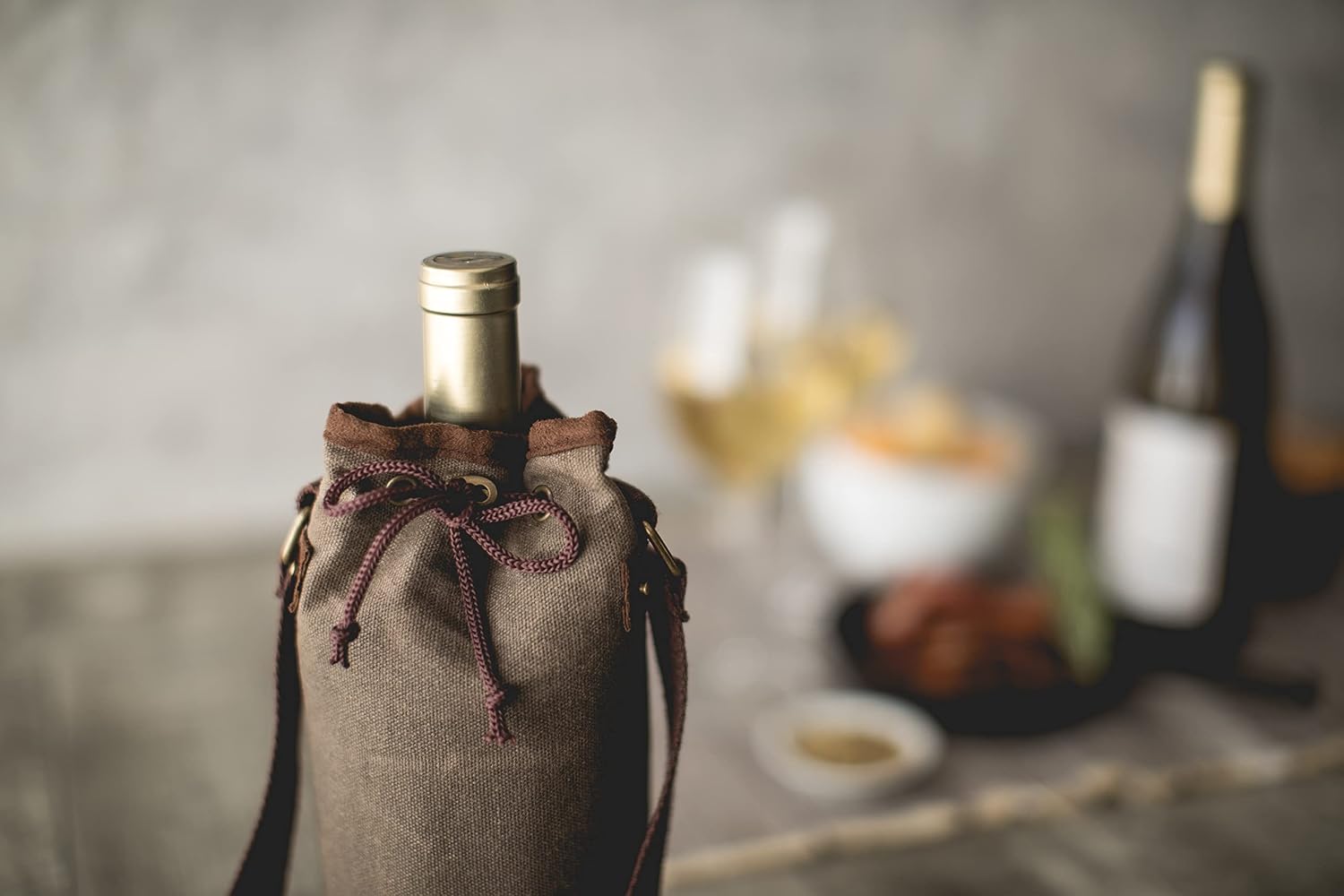 PICNIC TIME NCAA USC Trojans Bottle Wine Tote, Distressed Waxed Canvas Wine Tote Bag, Wine Gift Bag, (Khaki Green)