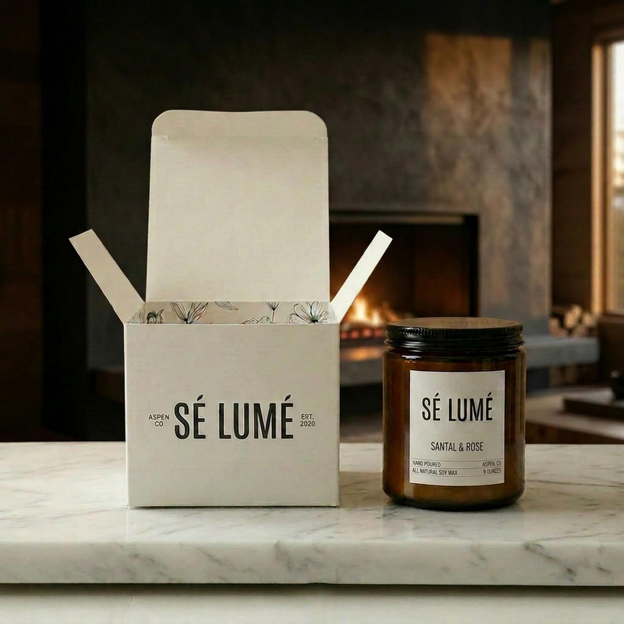 Santal & Pine Candela profumata | Candela di lusso per aromaterapia in cera di soia, legno di sandalo, cedro e ambra, combustione pulita, 40-50 ore, realizzata a mano, candela regalo