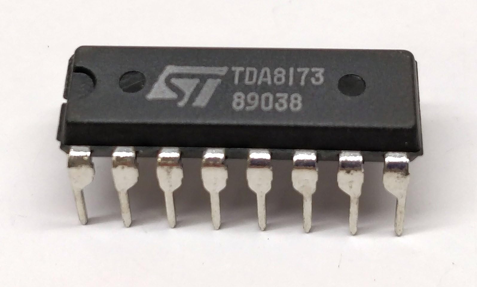 Pack of 2 TDA8173 | TV vertical depression output circuit IC | Vcc 35 V | Ptot 20 W | STMicroelectronics | DIP16 housing