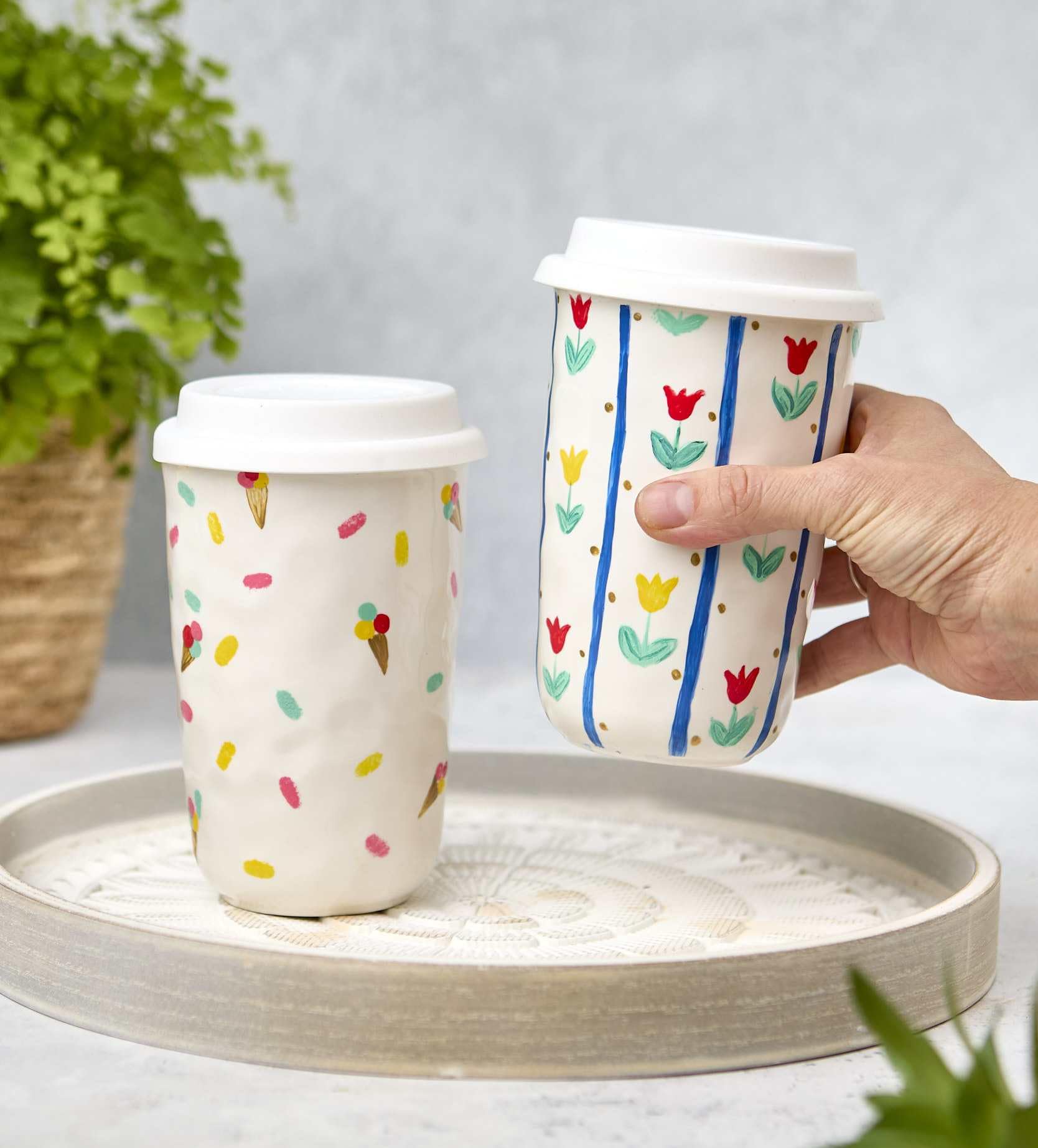 Pott'd Malowany kubek podróżny - zestaw do samodzielnego malowania ceramicznego dla dorosłych z kubkiem podróżnym, farbami, pędzlami, gąbkami, paletą i przewodnikiem, idealny jako spersonalizowany