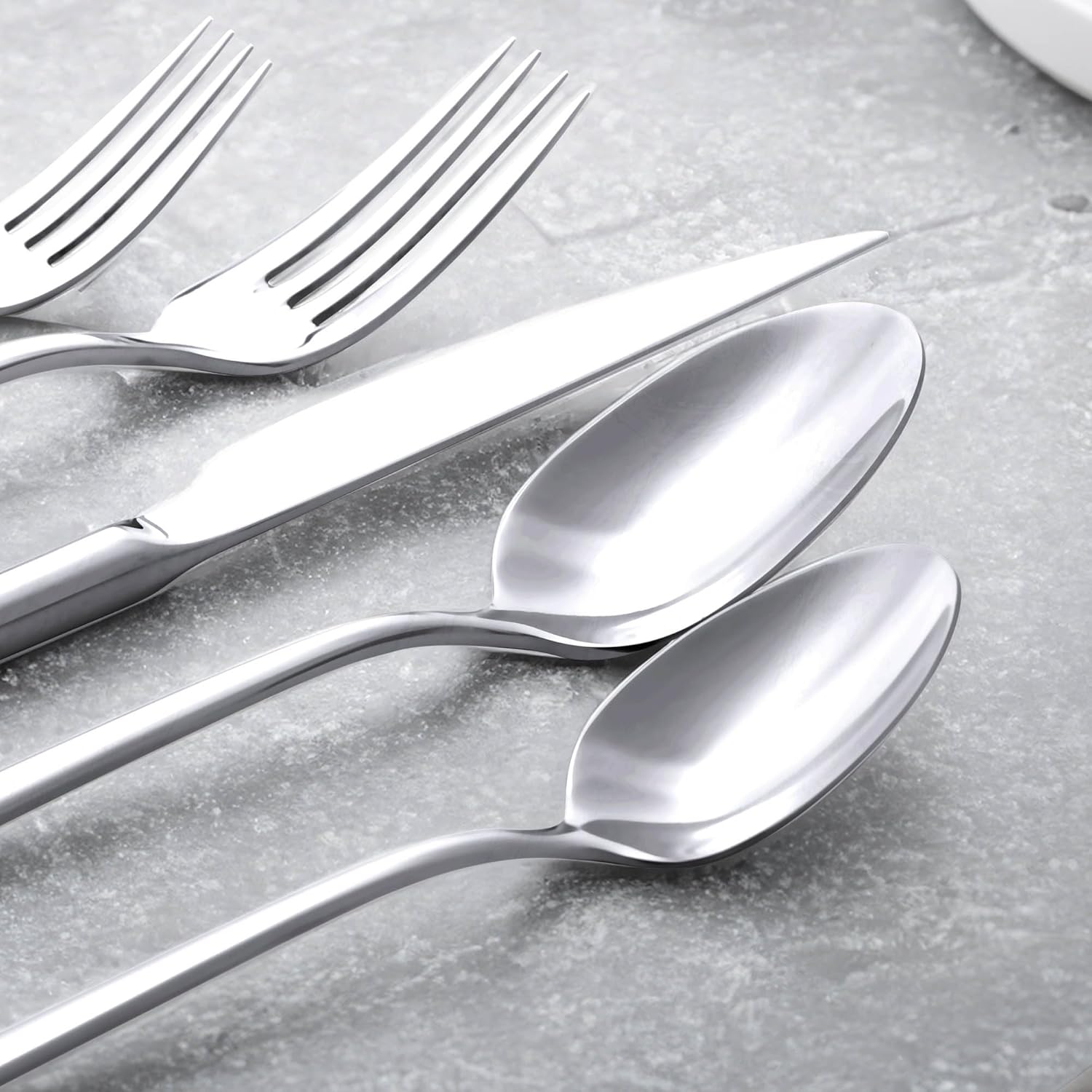Italic Emilia Mirror 20-Piece Flatware Set – 18/10 Stainless Steel, Mirror-Polished Finish, Contemporary Silhouette for Everyday & Special Occasions