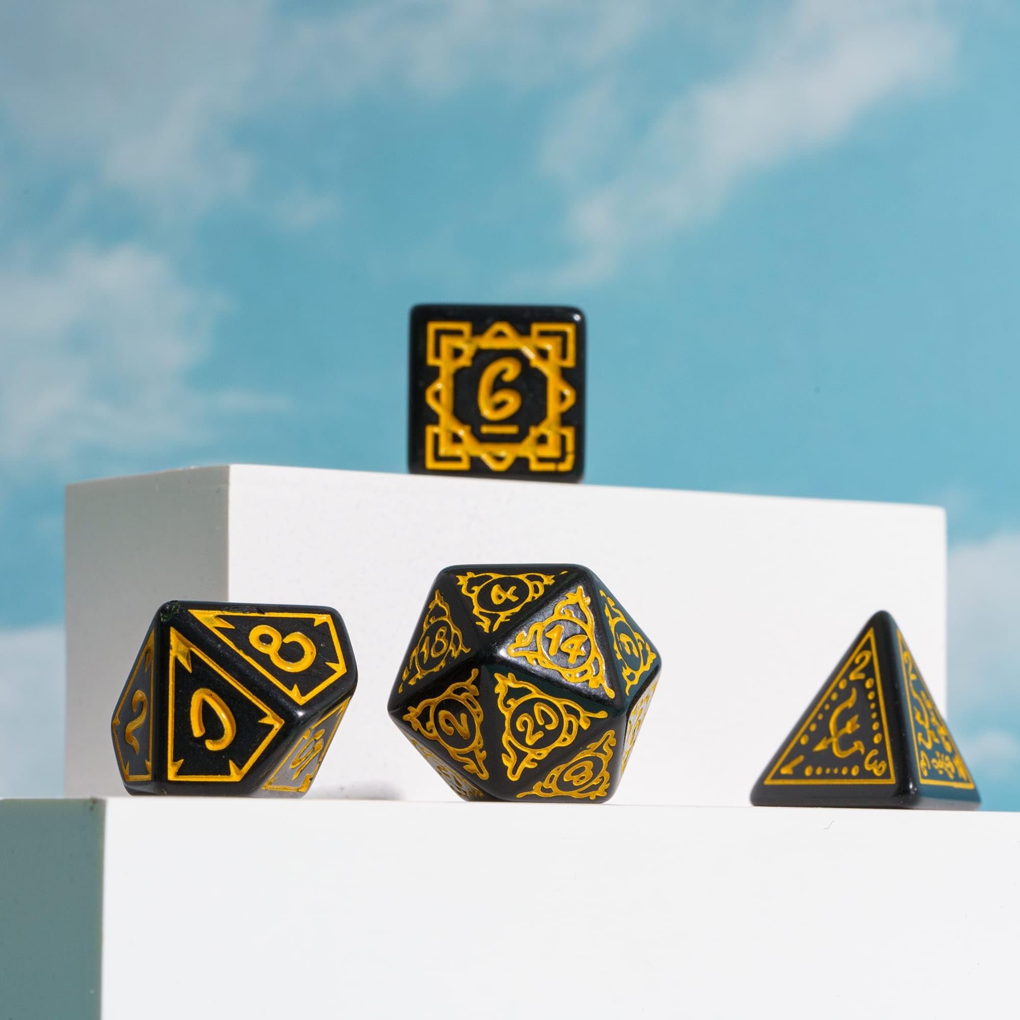 D&D Lot de 7 dés polyédriques DND avec sac à dés en cuir pour jeux de rôle Donjons et Dragons (Druide, noir et jaune)
