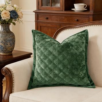 Throw Pillow Cover 18x18 1 Piece Velvet Square Pillowcase Soft Skin-Friendly Cross Process Decorative Farmhouse Cushion Covers for Couch Sofa Bedroom Living Room,Green