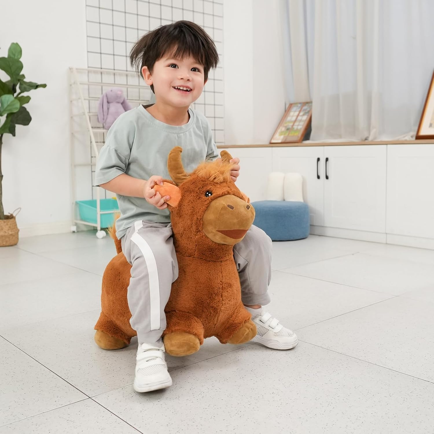 INPANY Bouncy Bull Hopping Toys - Toddler Brown Plush Cow Hopper, Kids Inflatable Farm Animal Hopper Horse, Outdoor Indoor Ride on Rubber Bouncer, Toys for 2 3 4 Year Old Boy Girl Birthday Gifts