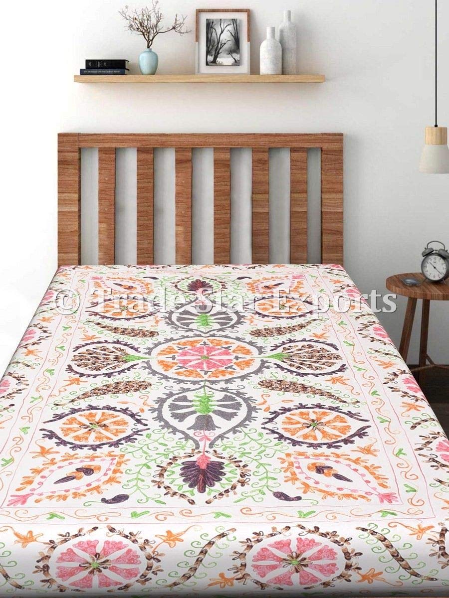 Couvre-lit brodé indien de prestige en coton et jeté décoratif floral fait main Suzani