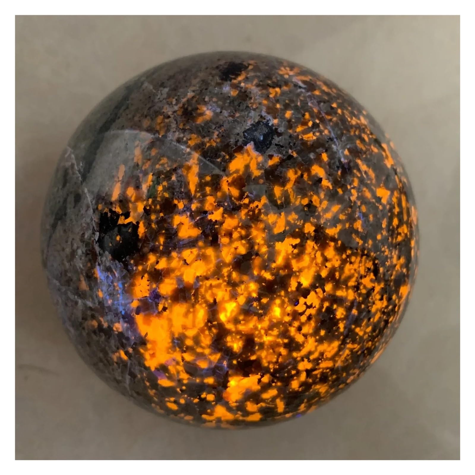 QWZTAEOZA 200-300g Flame Stone Ball, Crystal Raw