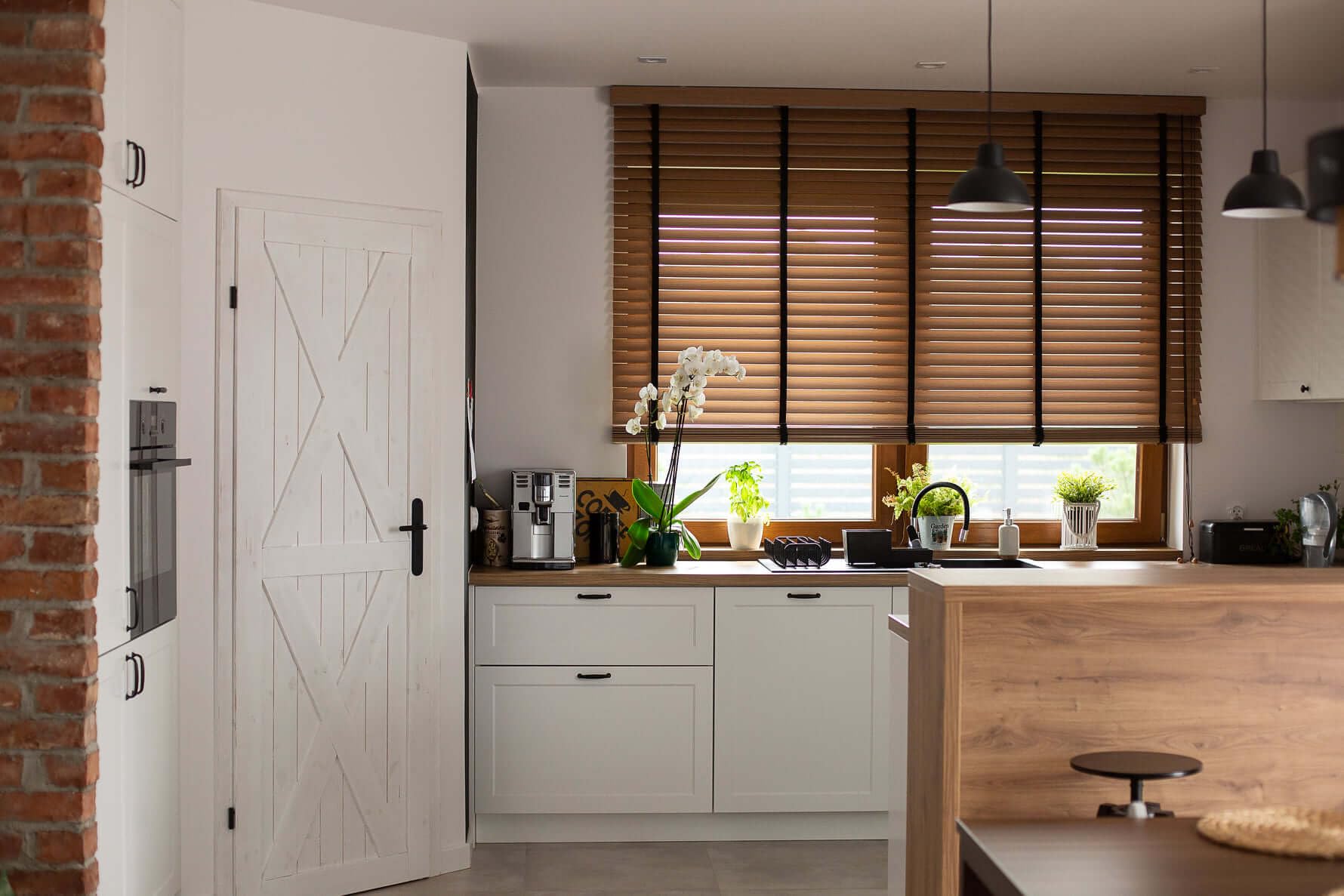 Store en Bois sur Mesure - Pour Cuisine, Salle de Bain et Chambre à Coucher - 400mm à 2400mm (Largeur) x 300mm à 3000mm (Hauteur)