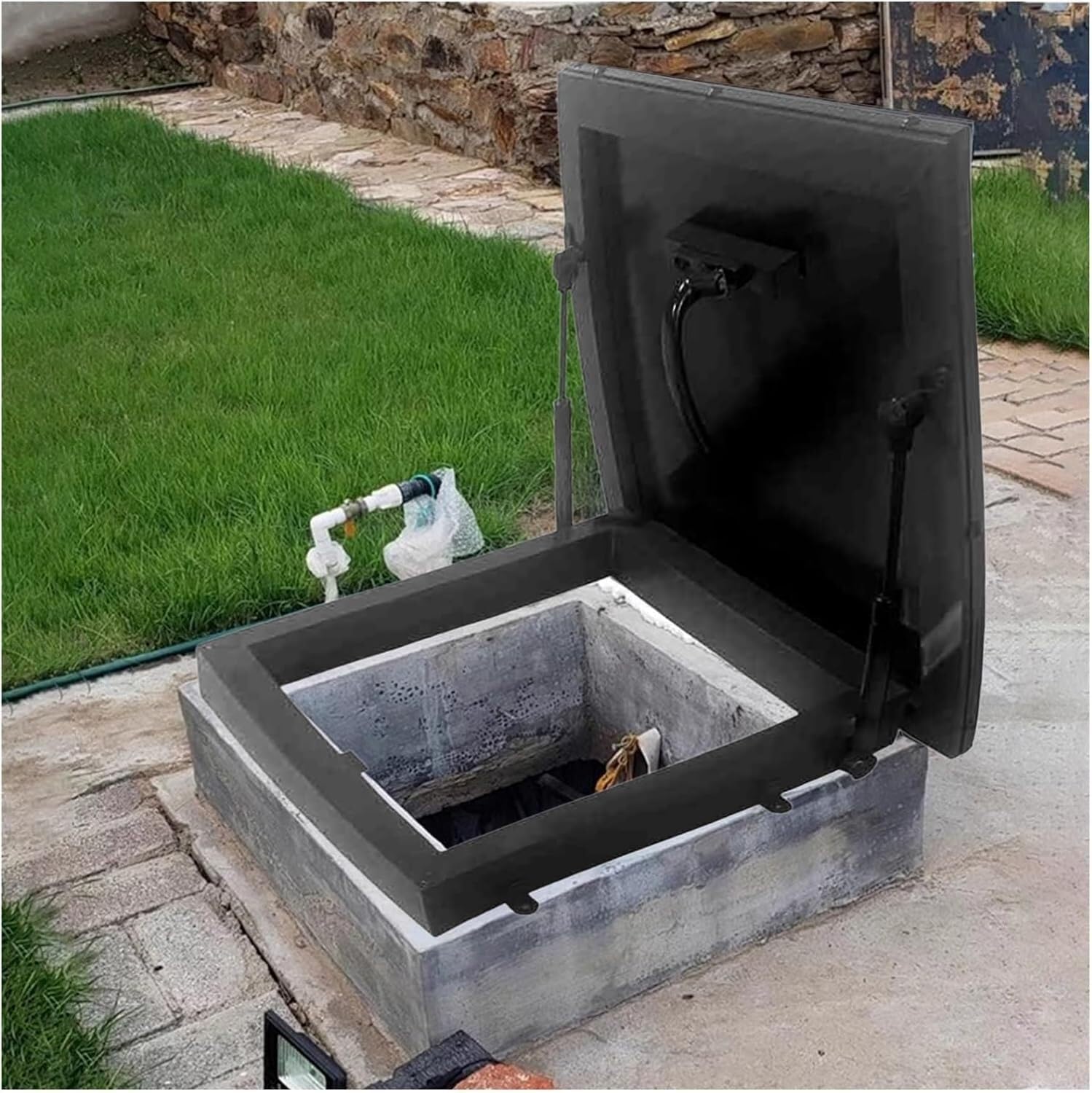 VUIKLCty Roof Skylight Rainproof Window, Attic Skylight Cover With Gas Impact Pillar; Basement Exit Cover(95 * 95cm)
