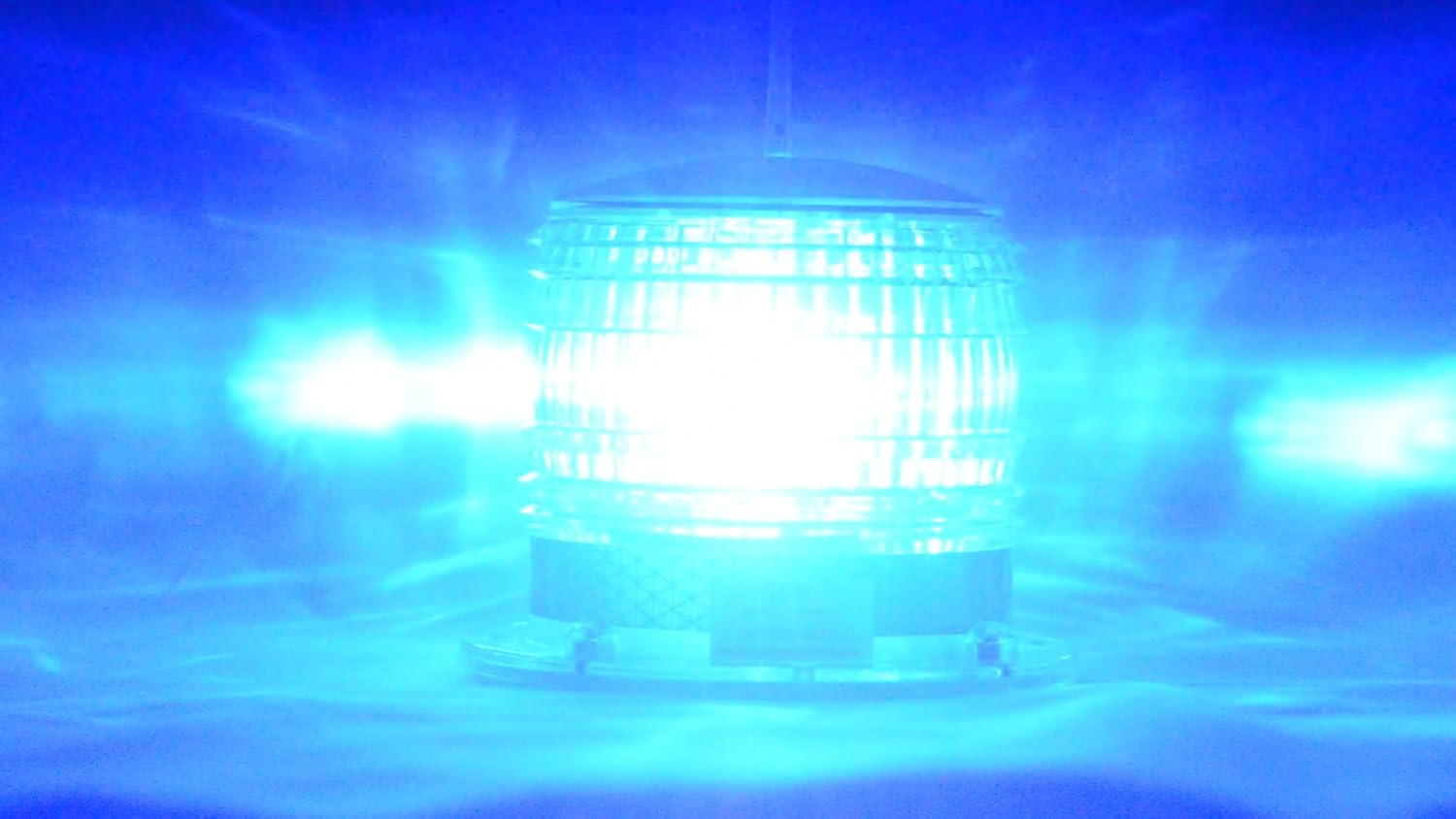 S8LFM Blue Flashing 2NM IP67 Solar LED Magnetic Mount Marine Dock Barge Safety Beacon Light 360 Degree