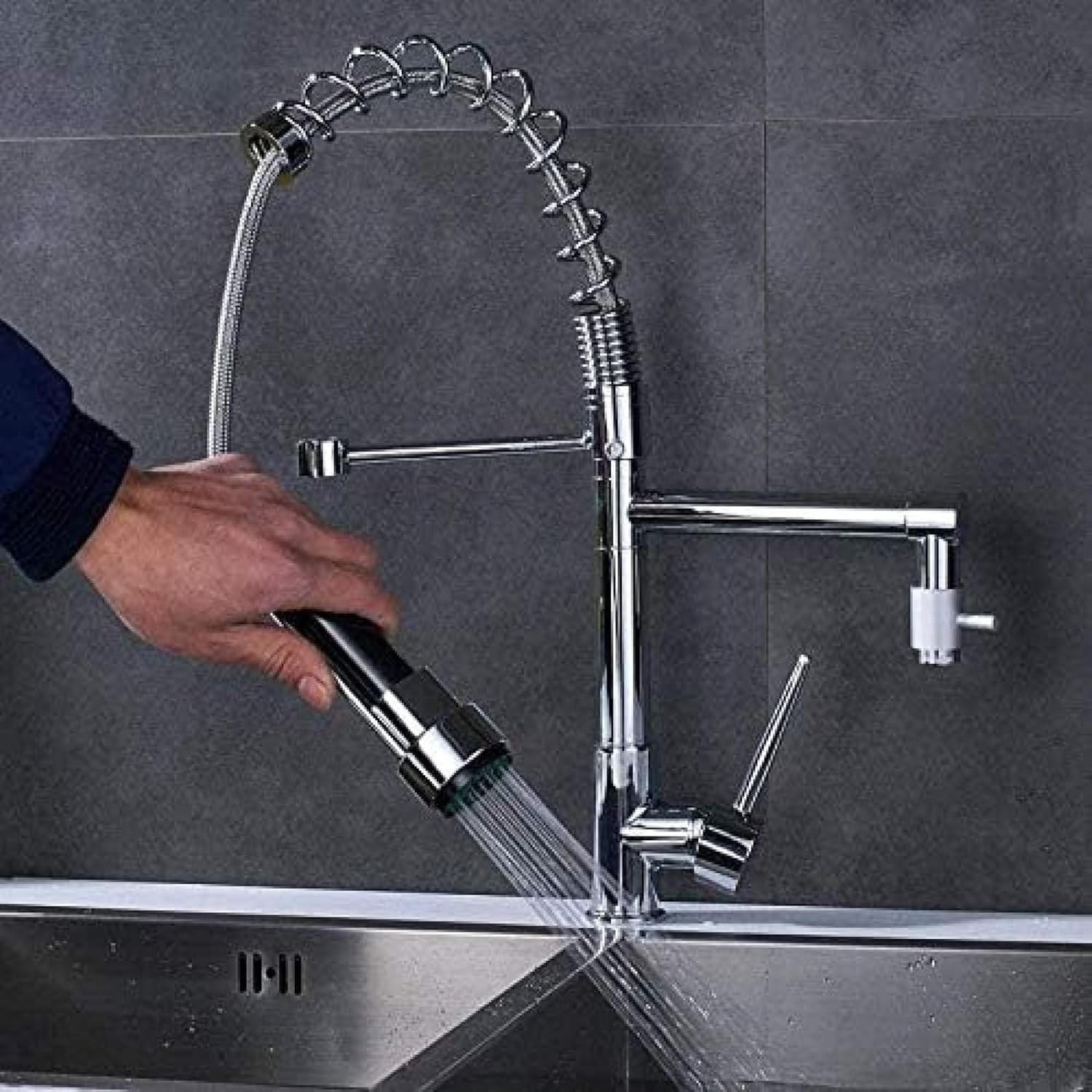 Robinet de cuisine haut de gamme fini chrome avec douchette durable