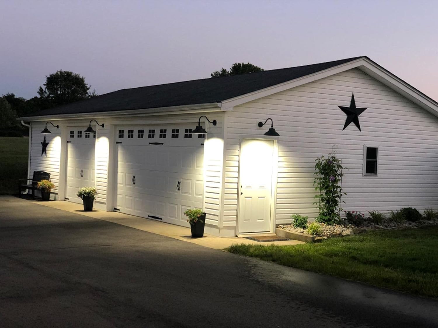 Fеаturеd Prоduсt 14in. Black LED Gooseneck Barn Light 42W 4200lm Warmlight LED Fixture for Indoor/Outdoor Use - Photocell Included - Swivel Head, Energy Star Rated - ETL Listed - Sign Lighting - 2700K Warmlight 2Pack