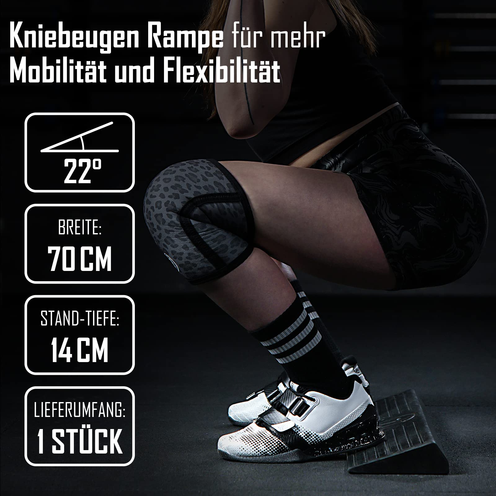 Strength Shop Kniebeugenblock mit Fußstellungshilfe, Vollgummi (4kg), hochbelastbare & rutschfeste Squat Wedge steigert die Mobilität & Flexibilität, ideal als Kniebeugen Keil, Wadendehner & Co.