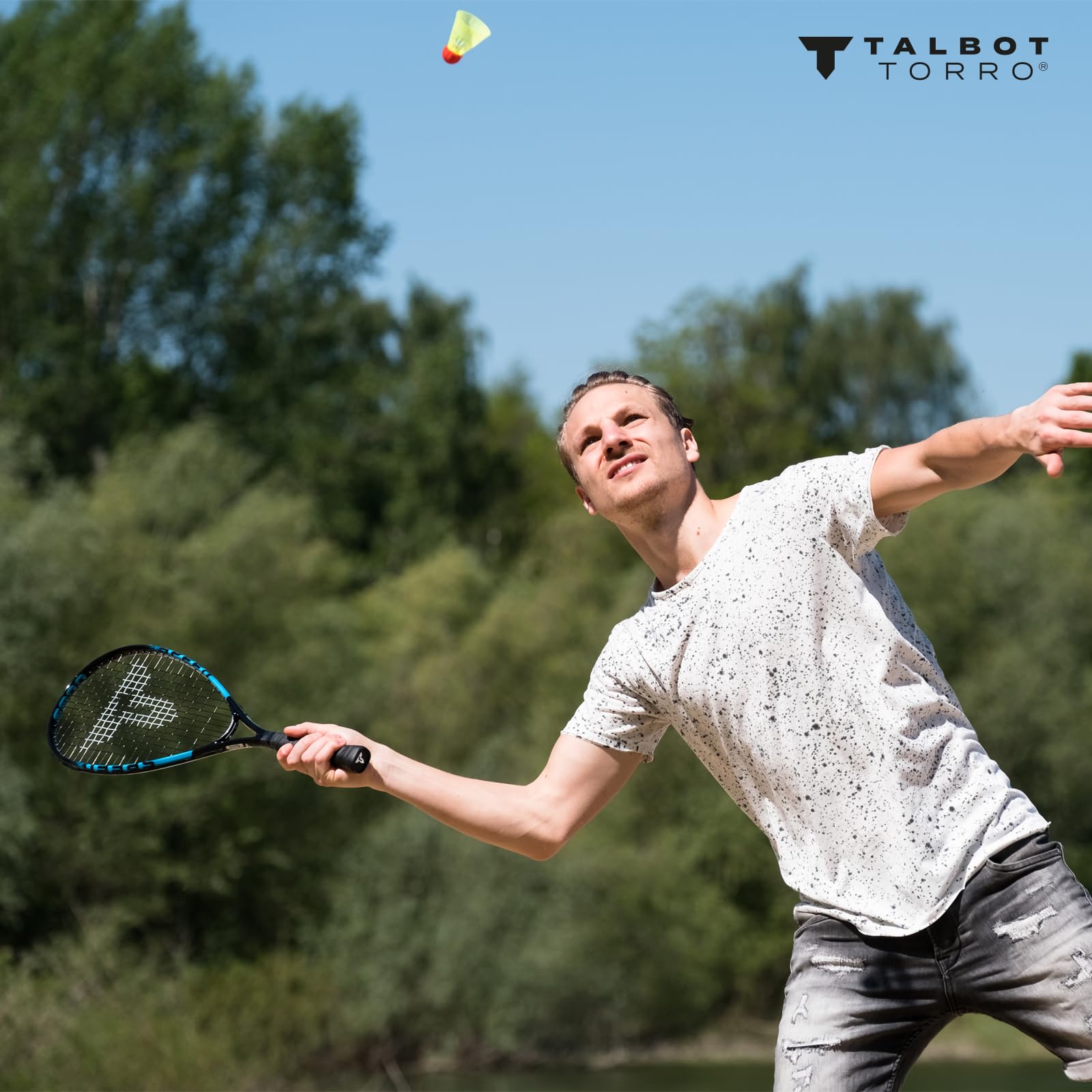 Talbot Torro Speed-Badminton Set Speed 6600, 2 kraftvolle Alu-Rackets 58,5cm, 6 oder 5 windstabile Federbälle, Cones zur Spielfeldmarkierung, im trendigen Rucksack