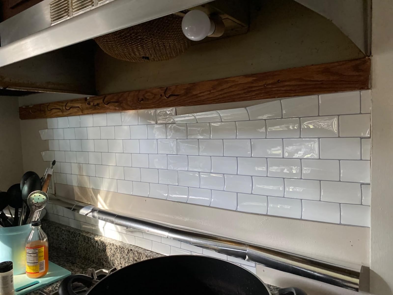 Beautiful design but does not stick