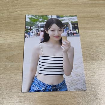 Amazon.co.jp: 乃木坂46阪口珠美1st写真集『青いバラ タワレコ
