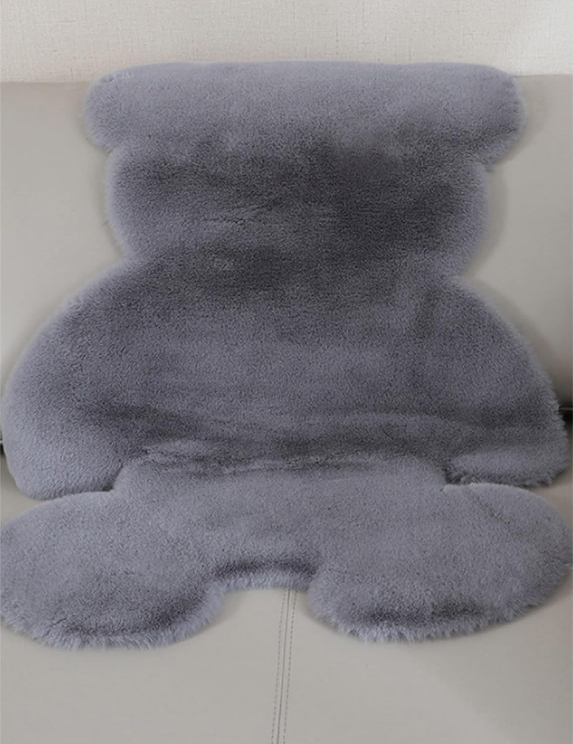 KRIPINC Bear Faux Sheepskin Rug, Animal Faux Fur Rug, Grey Fluffy Carpet, Kids Carpet - Image 3