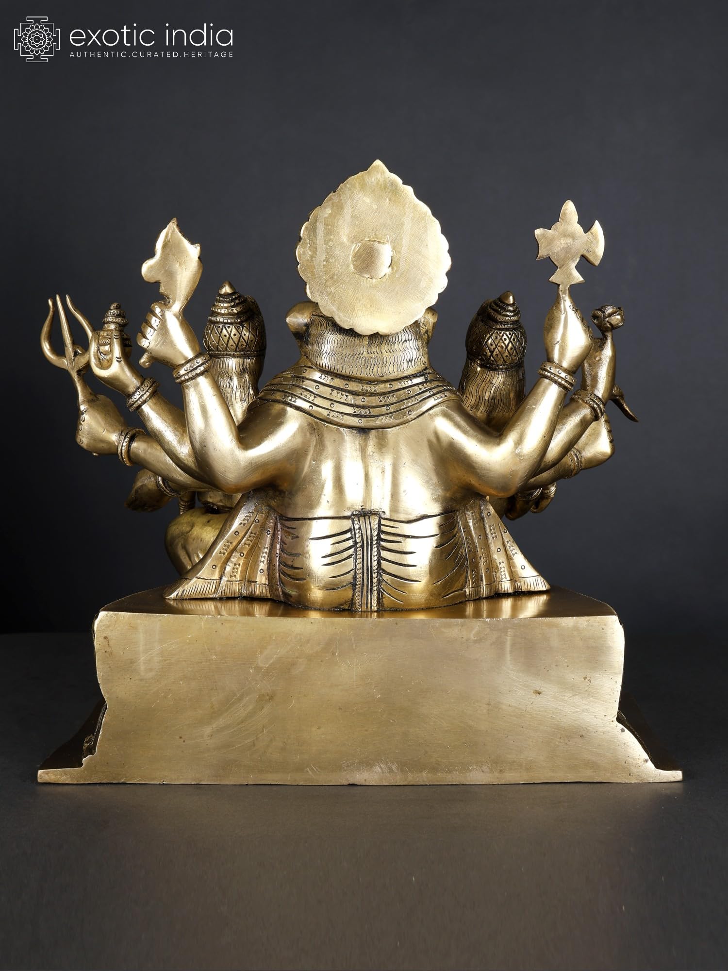 Exotic India 33 cm mosiężna statuetka lorda Ganesha z Riddhi Siddhi siedząca na bożku kwiatu lotosu do pokoju pudży, murti, wystroju domu, biura, dekoracji stołu