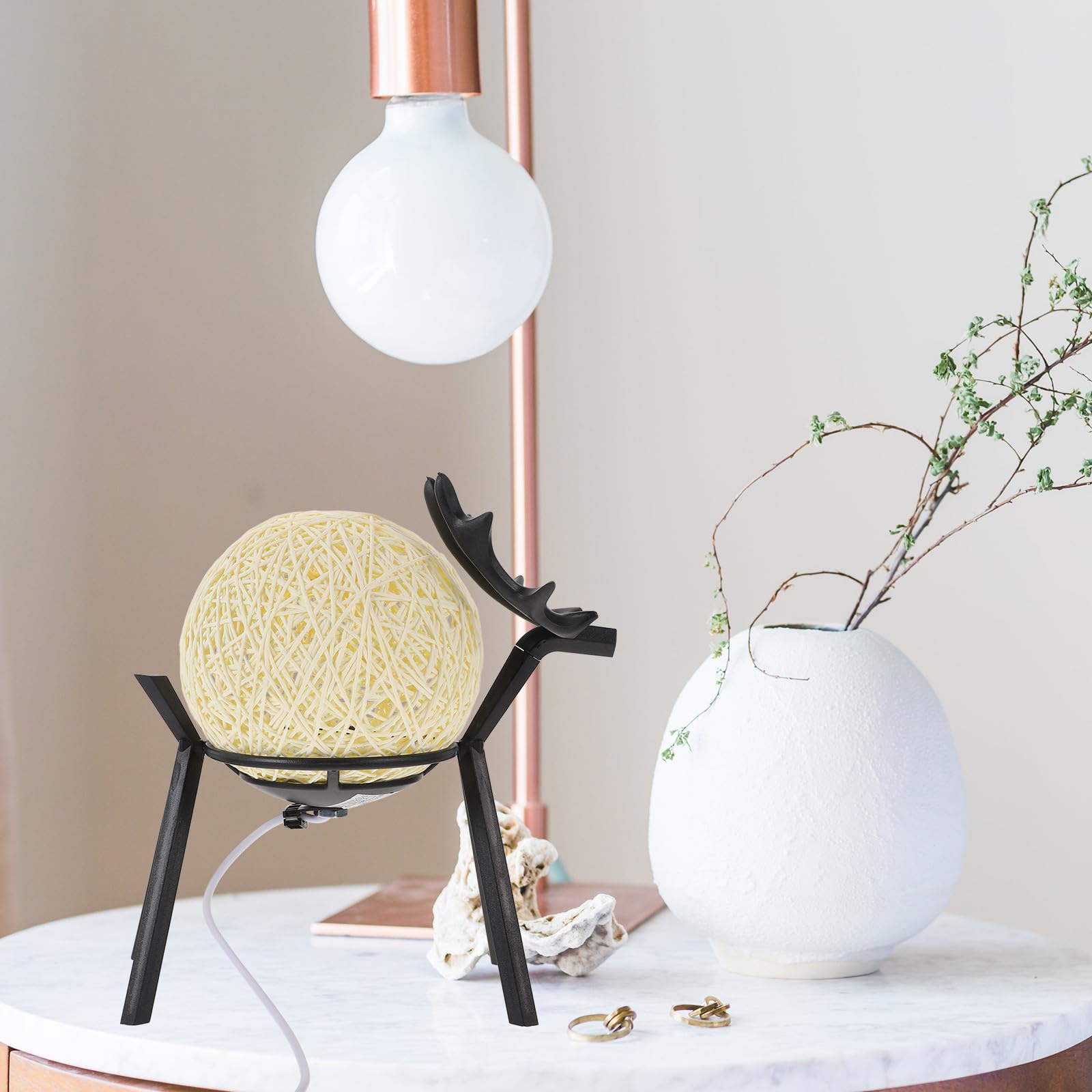 Homoyoyo Lampada da Tavolo LED USB Luce Notturna a Sfera di Rattan Regolabile Decorazione Luminosa per Camera da Letto e Soggiorno Luce Notturna Creativa per Ambienti Domestici