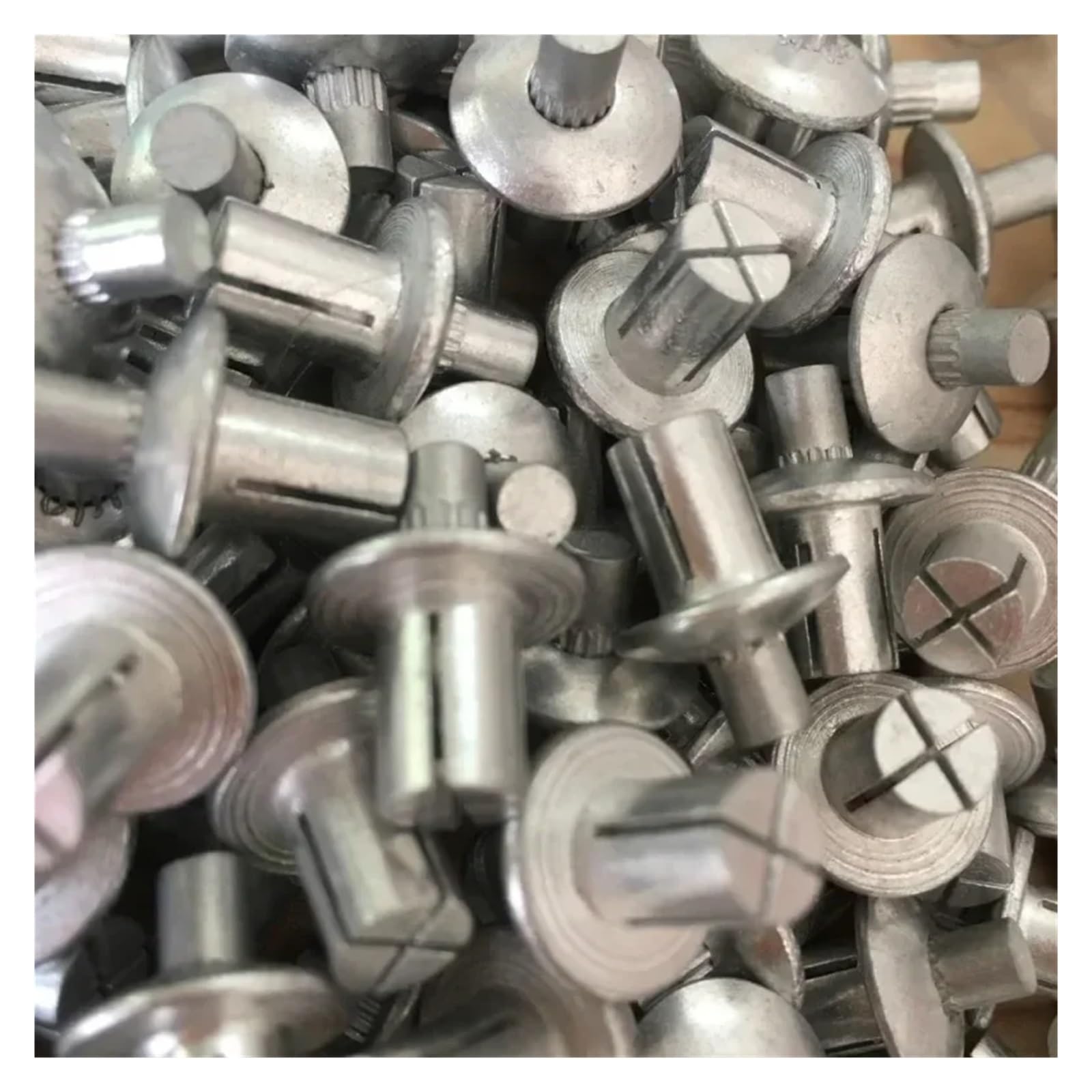 Nity rozprężne ze stopu aluminium, gwoździe młotkowe, nity przebijające, śruby stali nierdzewnej, elementy mocujące do ścian płytowych(300pcs,11mm)