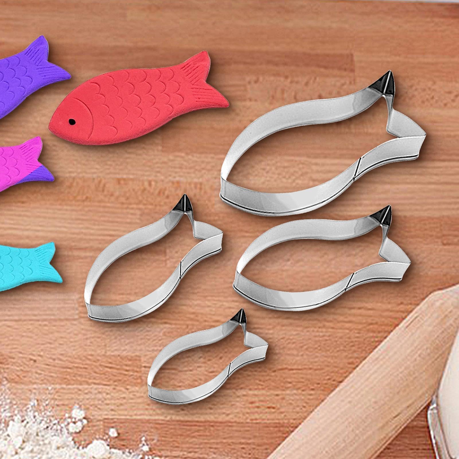 Emporte-Pièce Poisson Rouge 25 Cavités - En Acier Inoxydable Avec Brosse De Nettoyage Pour Biscuits Apéritifs