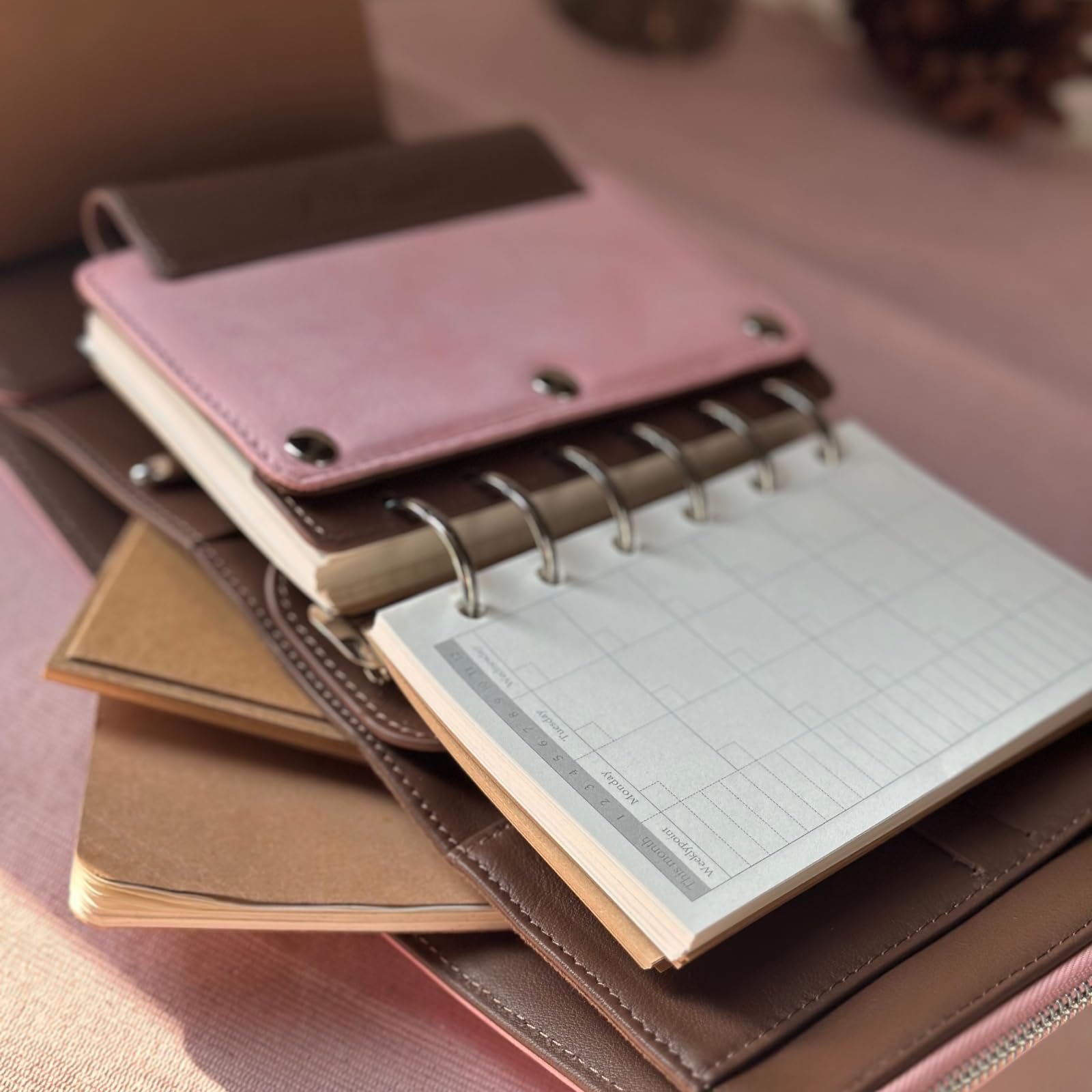 Terminplaner im Taschenformat, A7, echtes italienisches Alaska-Leder, nachfüllbar, Stalogie-Ring-Planer, 3-fach gefalteter Stil mit 25 mm Ringbuch, TN-Passport-kompatibel (rosa Wachs)
