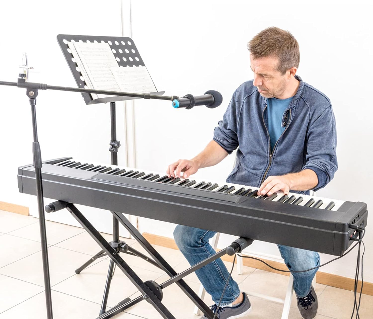 ROCKSTAR - Soporte Plegable Teclado y Piano, Altura Ajustable, KS422 Soporte Preensamblado Plegable para Piano Digital con Correas de Bloqueo, Marco X Doble Refuerzo, Carga 35KG, Negro
