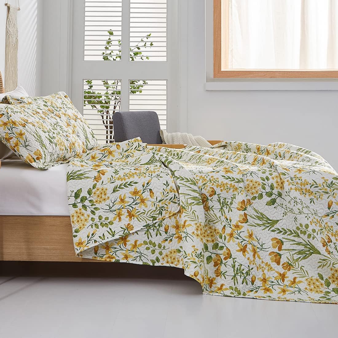 Summer Floral Quilt King Size Lightweight Yellow Green Blossom Bedspread Flowers Leaves Botanical Coverlet Set Light Thin Soft Plant Bed Cover Garden Bedding Daybed Cover Home Decor