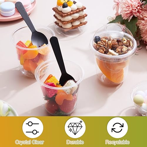 Miniatura 9 de Paquete de 100 vasos de plástico transparente de 12 onzas con tapas de cúpula, sin agujero, desechables para fiestas, postres con tapas, inserto,