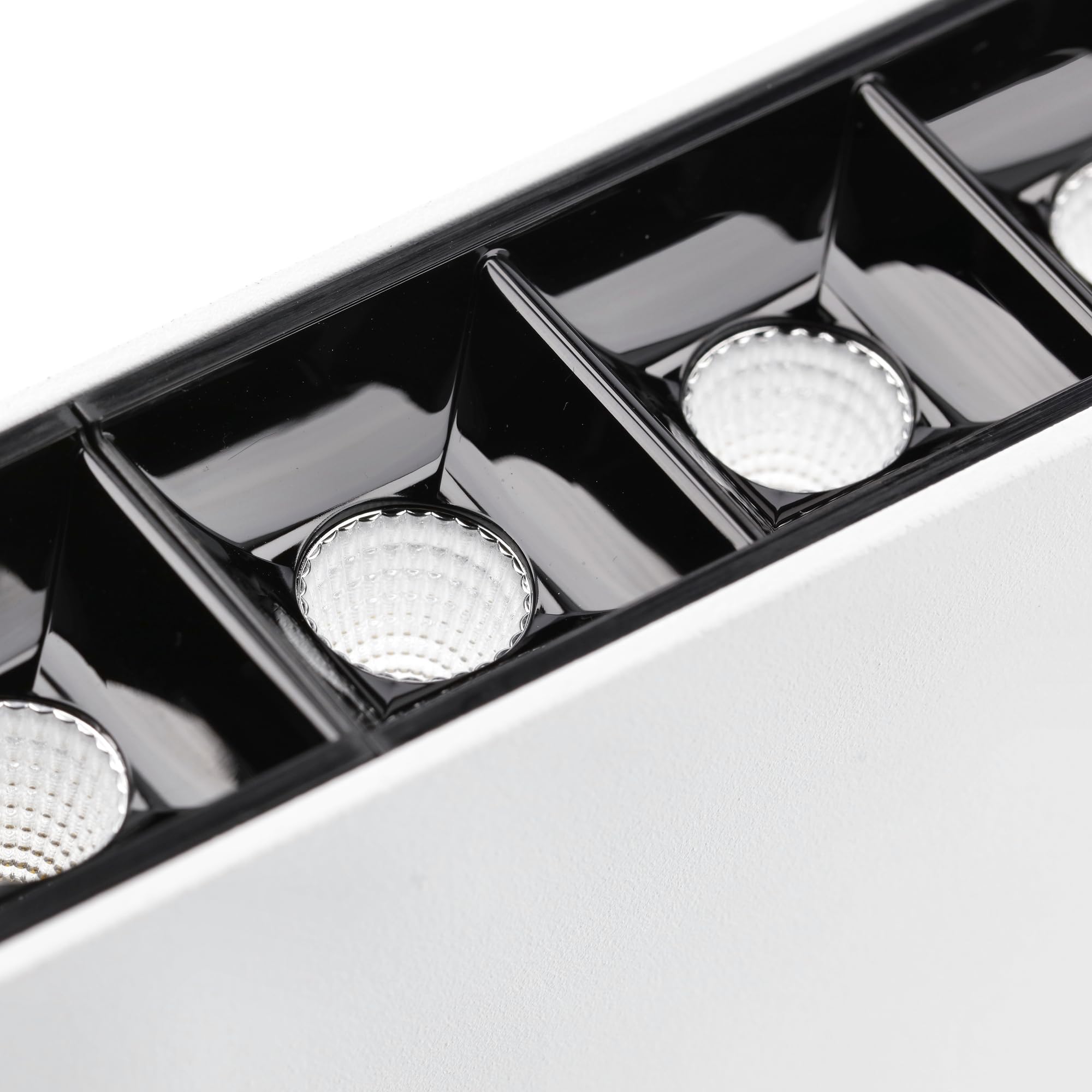 GTV LED Pendelleuchte VILANA, Up Downlight Funktion, Blendfrei UGR19, 42W (30W12W), 3780lm, 4000K Neutralweiß, 120 cm, Aluminium, Ideal für Büro Wohnraum, Weiß