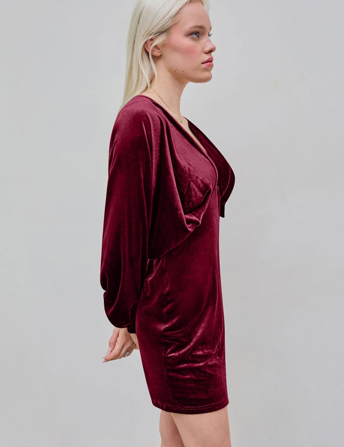 YMDUCH Women's Elegant Deep V Neck Long Sleeve Batwing Bodycon Velvet Mini Party Club Dress - Image 6