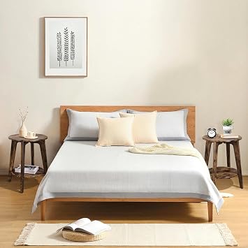 Small Round Side Table Wooden End Table with Lower Shelf Modern Nightstand Bedside Tables for Small Spaces, Living Room, Bedroom Retro Brown