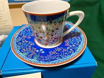 伝統的なペルシャのティーカップ 伝統的なペルシャのティーカップ