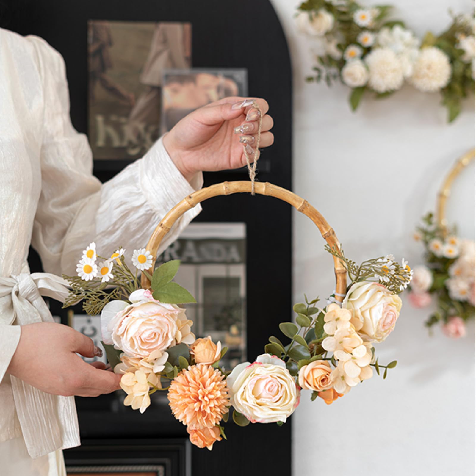Türkranz Frühling/Herbst, 30cm Rose Kranz Fälschte Blumen Ganzjährig Verwendbar, Haustür Wand Deko Künstliche Pflanzen für Tür Hochzeit Heimdekoration (Orange Kaffee)