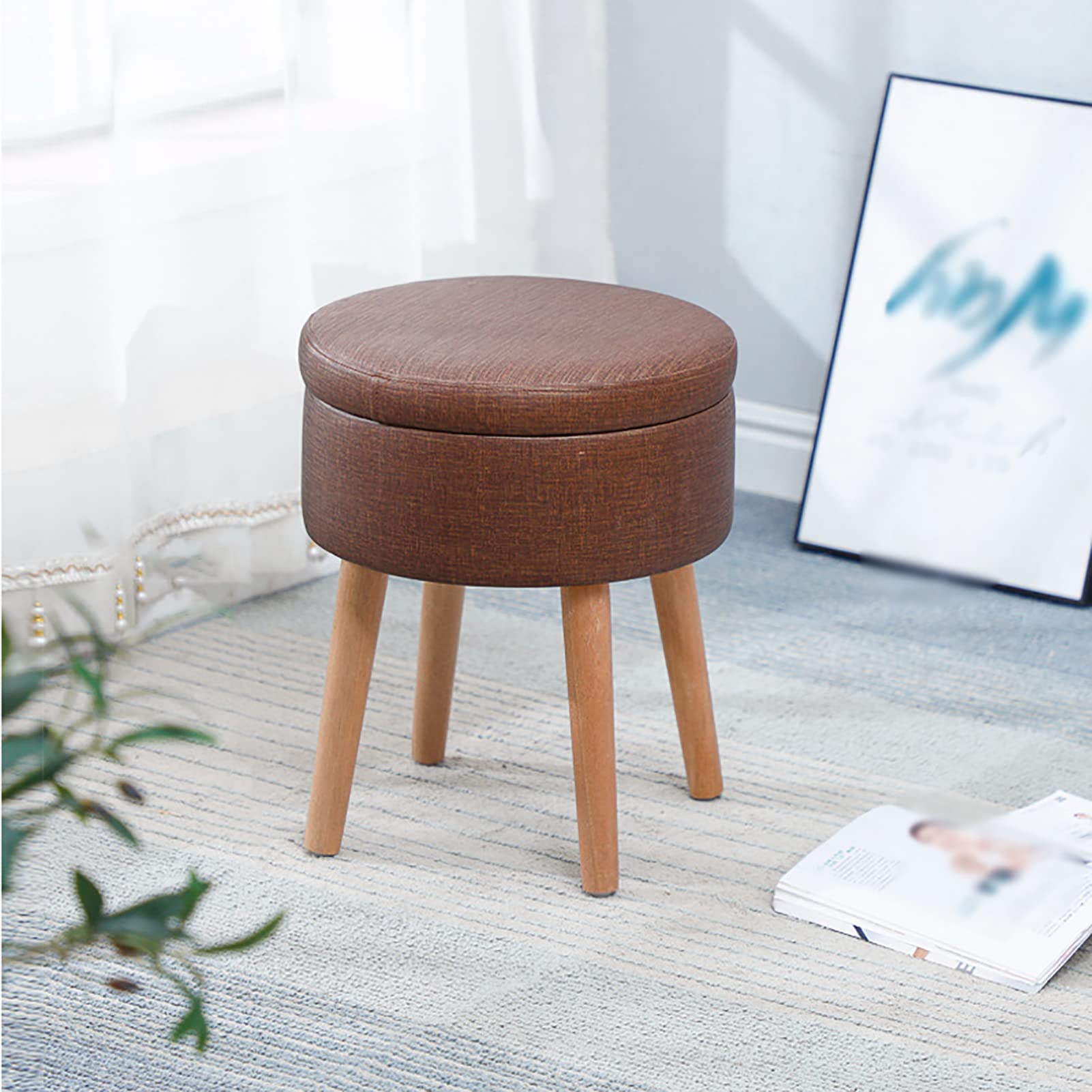 Repose-pieds en velours marron avec coffre de rangement et plateau en bois