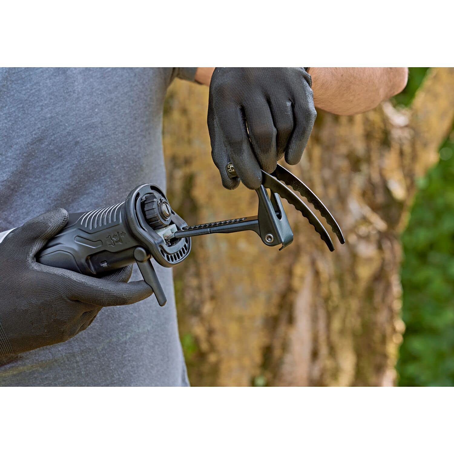 BLACK+DECKER BES301K-QS Sega a Gattuccio in Valigetta, 750 W