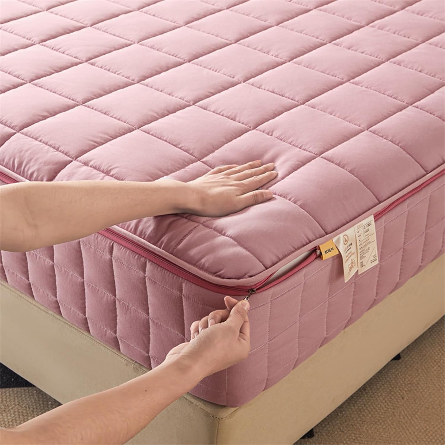 Full Zipped Mattress Protector Customizable Quilted Mattress Cover Zip Up Bed Fitted Sheet Double/Single/King Mattress Topper Washable Anti-dust 360°Total Mattress Encasement Cover(Pink,200x200+35cm)