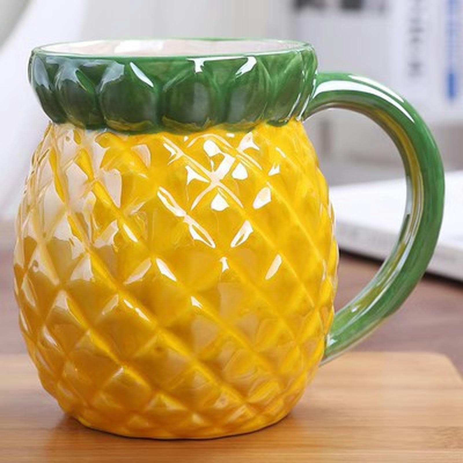 Kreative, niedliche und minimalistische Keramikbecher in Obstform, mikrowellengeeignet, Erdbeere, Traube, Ananas-Tischplatte, personalisierte Kaffeetassen, Ananas, 301–400 ml
