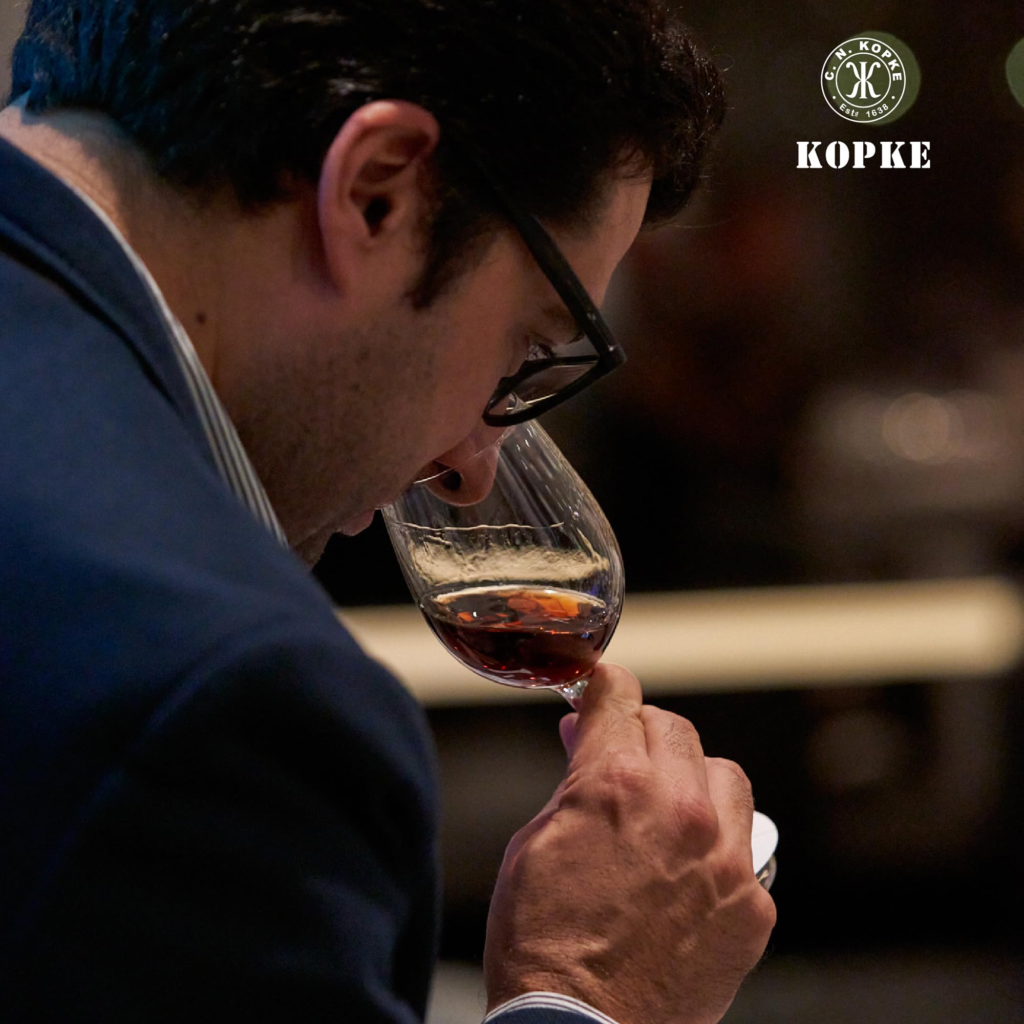 Kopke Porto Tawny 30 Ans – Vin de Porto Rouge Vieilli en Fût de Chêne | Vin de Dessert d’Exception en Bouteille Traditionnelle avec Coffret Cadeau en Bois | 0,75L, 20% Vol. – Idée Cadeau Élégante