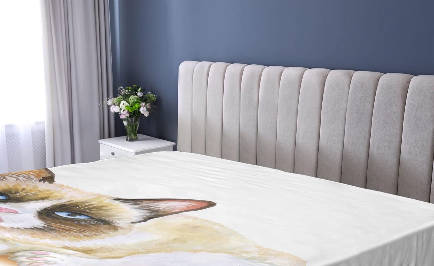 Ambesonne Animal Fitted Sheet, Grumpy Siamese Cat Angry Paws Kitten Moody Love Art Print Watercolor Look Print, Bed Cover with All-Round Elastic Deep Pocket for Comfort, Twin XL Size, Beige and Brown Twin XL Beige Brown