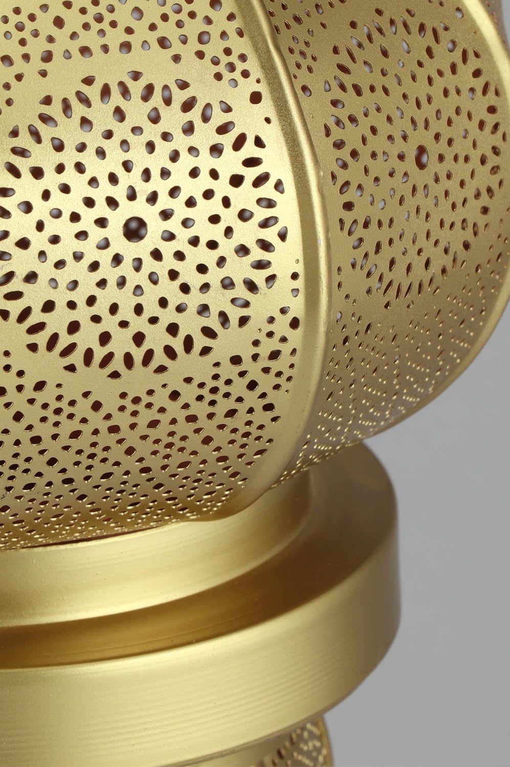 Orientalische Hängeleuchte Fayna handgemacht aus Metall in Gold 55 cm