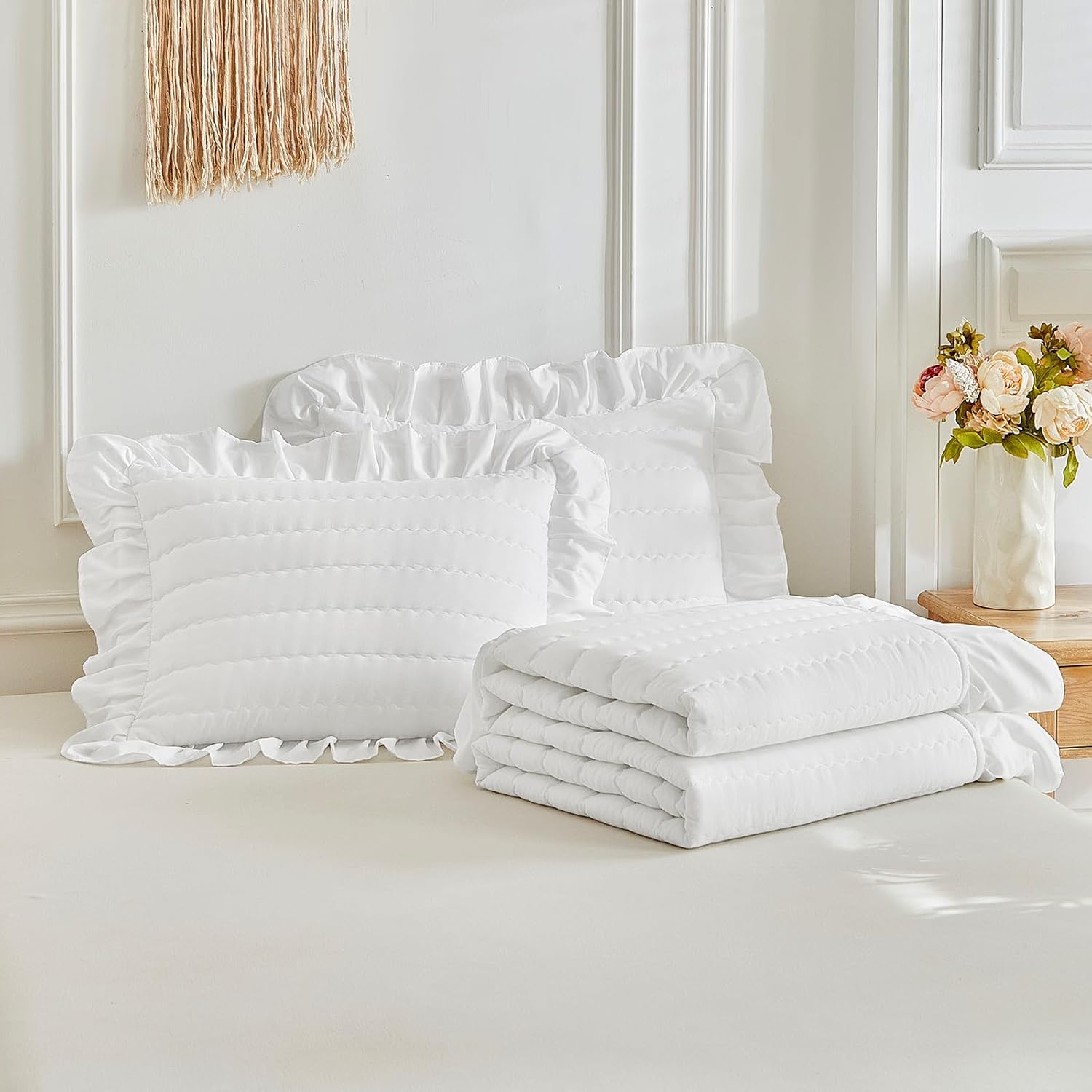 Ruffled Quilt Set King Size 92 * 106in - 3 Pieces Solid Shabby Chic Farmhouse Ruffle Stripes Waves Bedding Rustic Coverlet & Sets Lightweight Summer Boho Bedspread with Shams for Women Men - White