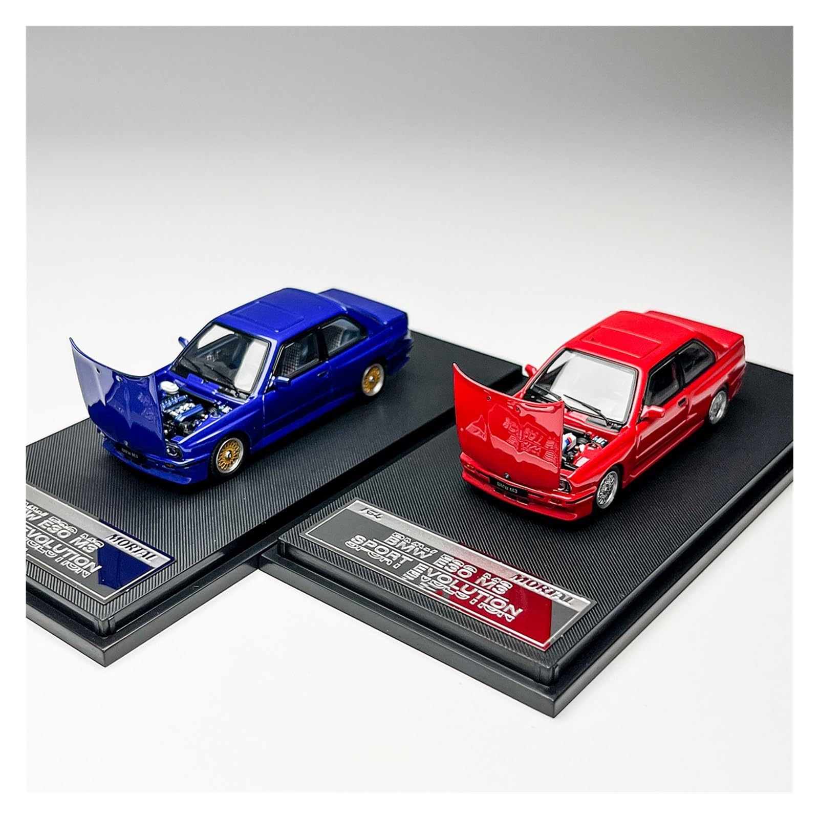 Metallo Scala Replica 1 64 Per BMW M3 E30 Sport Modello In Scala In Lega Pressofusa Per Auto Rossa E Blu Arredamento Per La Casa O L'ufficio Hobby Veicoli Giochi Set