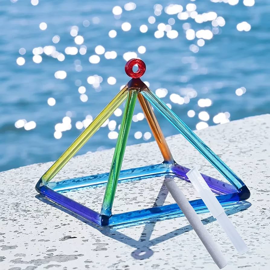 シンギングピラミッド（シンギングボウルのピラミッド型） Amazon | クリスタルシンギングピラミッド、完璧なチャクラ