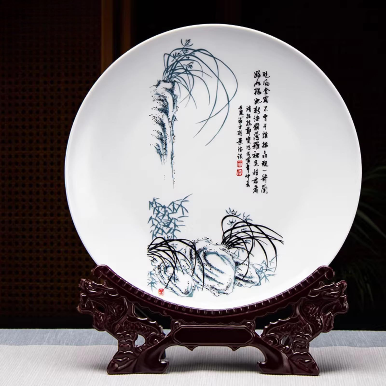 Assiette en porcelaine bleue et blanche de Jingdezhen artisanale de 26 cm pour salon