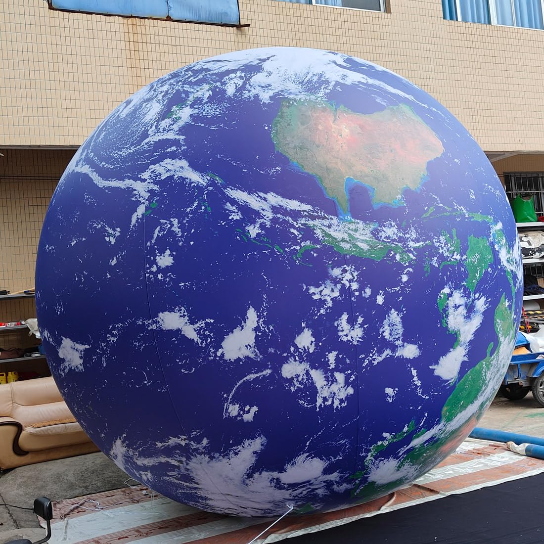 Vinfgoes Large Inflatable Earth, Inflatable Globe LED Lighting Planet Balloon for Educational Institution/Planetarium/Store/Club Decoration (79'')