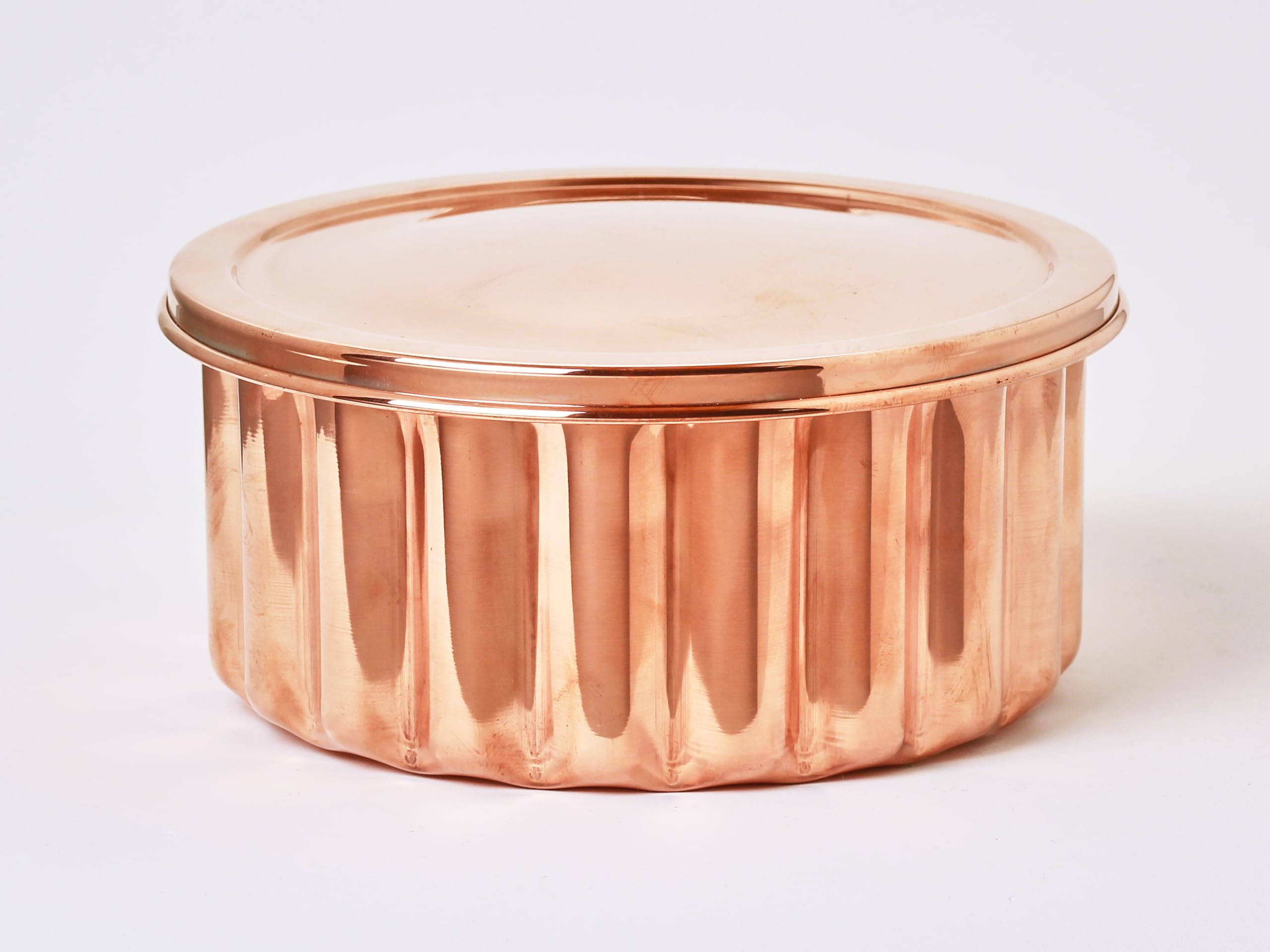 Molde Flanera de Cobre Artesanal con Tapa – 18 cm Diámetro – Interior Estañado – Cierre Hermético – Ideal para Baño María – Cocción Uniforme – Hecho a Mano
