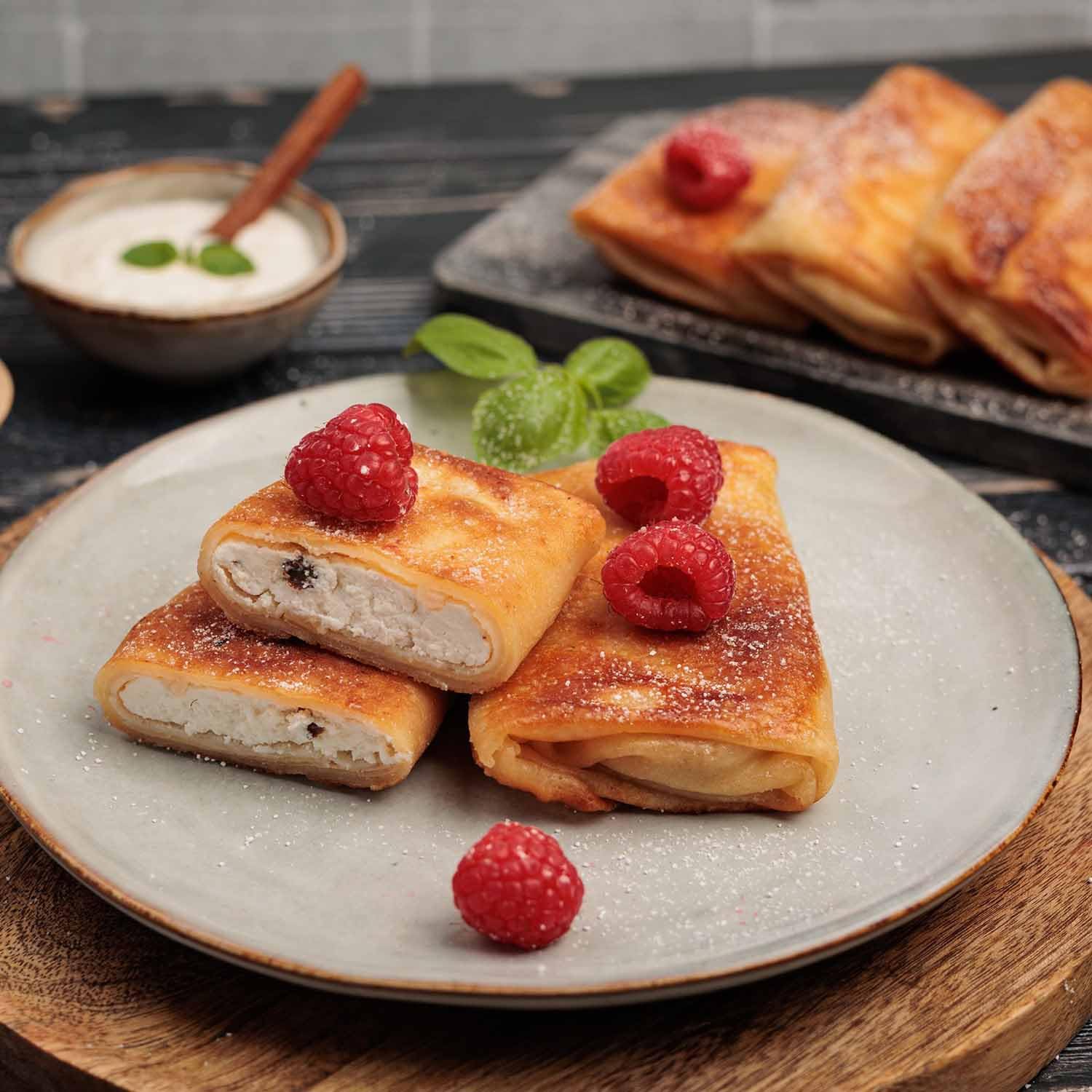 BARIN Maslenitsa Set 1940g Bliny und Piroschki 4 Sorten Tiefgefrorene Russische Spezialitäten mit Schweinefleisch Quark Kartoffel Weißkohl