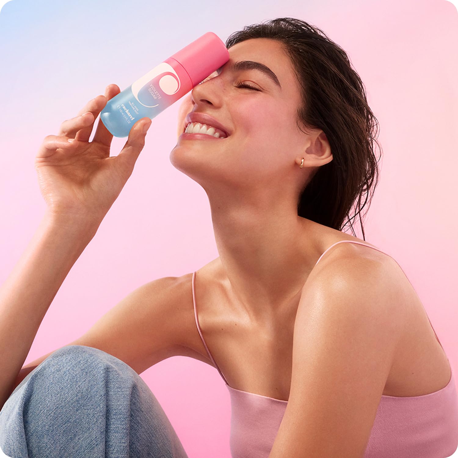 CACHAREL Yummy Mist Violette Sugar — Brume Parfumée Florale Fruitée Corps et Cheveux pour Femme - Accord Fruits Rouges & Baies Pétillantes, Accord Violette Confite, Muscs - Spray Vaporisateur - 100ml